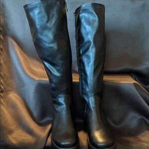 Sleek Black Leather Boots